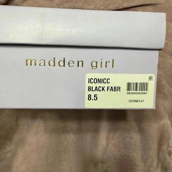 Madden Girl Iconic Sneaker Women's Sz 8 1/2 New in Box - Picture 5 of 7